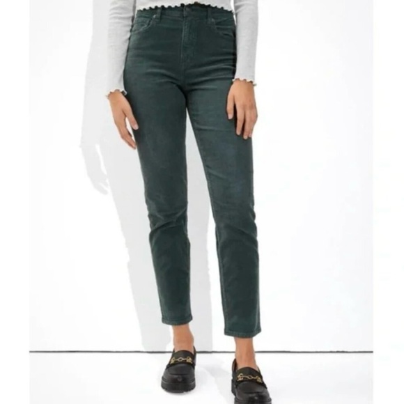 AMERICAN EAGLE AE Hi-Rise Green Corduroy Mom Straight Jeans Pants Size 6 - Picture 1 of 11